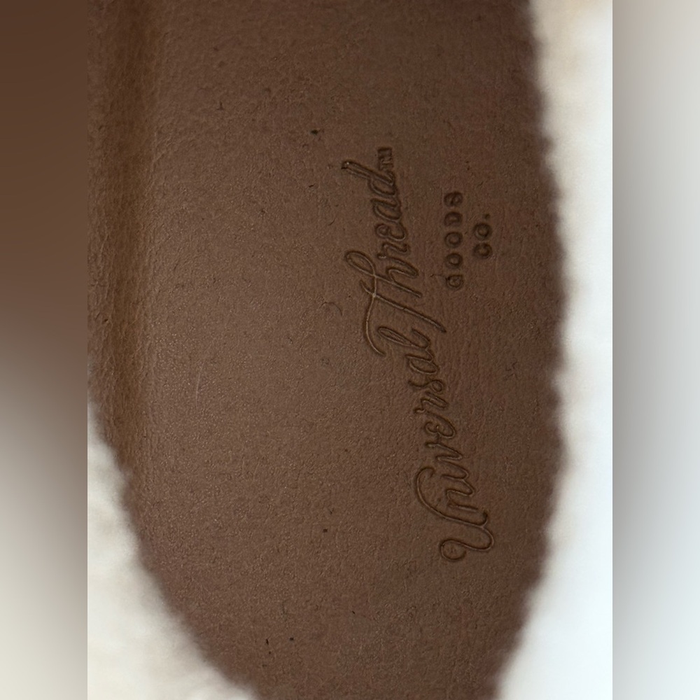 Universal Thread Women's Faux Fur Lining, Side Zipper, Chunky Heel Boots, Size 9 - Picture 8 of 15